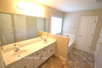 2880 Park Chase Dr in Snellville, GA - Building Photo - Building Photo