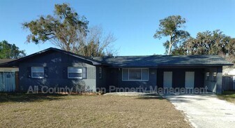 2100 SW 42nd Ave in Ocala, FL - Building Photo