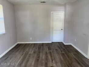 2604 Larsen Rd in Jacksonville, FL - Building Photo - Building Photo