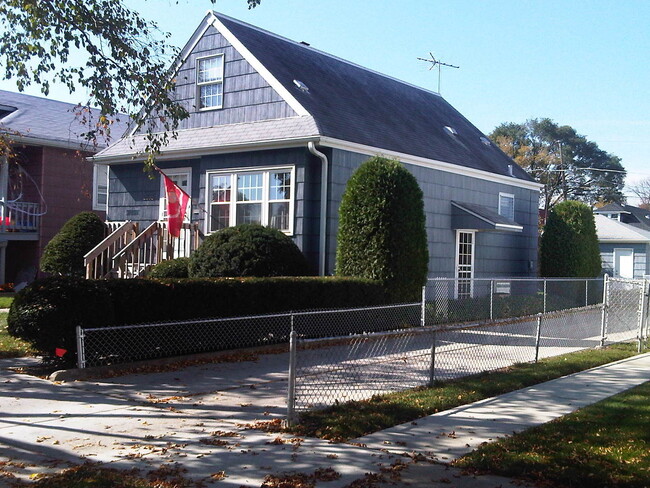 property at 2536 N Haymond St