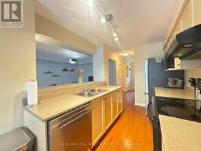 18-18 Midwood Private in Ottawa, ON - Building Photo - Building Photo