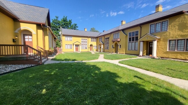 1912 N Talbott St in Indianapolis, IN - Foto de edificio - Building Photo