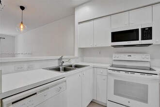 2613 SW 83rd Ave in Miramar, FL - Building Photo - Building Photo