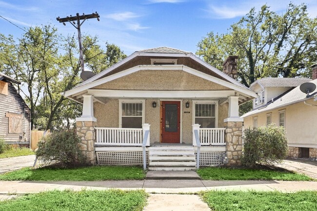 property at 1713 SW 15th St