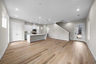 8138 Esther Acres Ln in Houston, TX - Building Photo - Building Photo