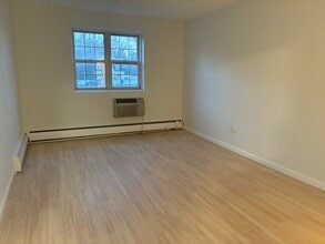 4 Consulate Dr, Unit 1P in Eastchester, NY - Foto de edificio - Building Photo