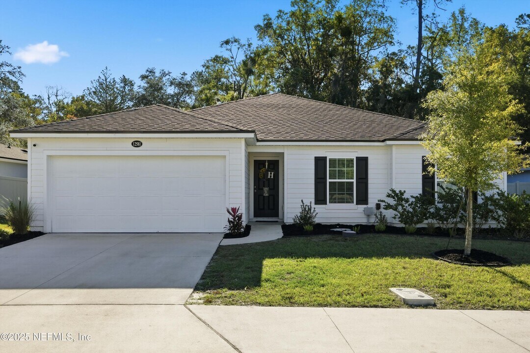12581 Creekside Mnr Dr in Jacksonville, FL - Building Photo