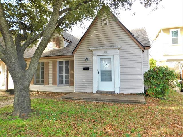 1611 N Locust St in Denton, TX - Building Photo - Building Photo