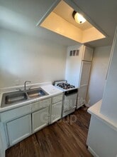 266 W Belleview Ave in Porterville, CA - Building Photo - Building Photo