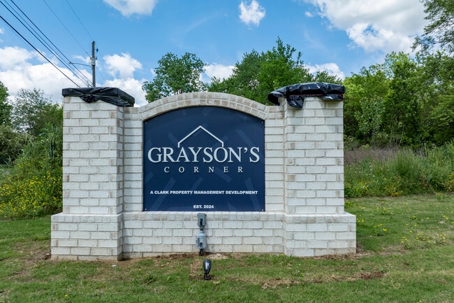 6235 Hollow Rd NW in Huntsville, AL - Building Photo - Building Photo