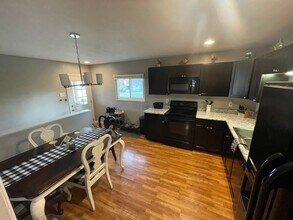 784 Rojean Dr in Ellisville, MO - Building Photo - Building Photo