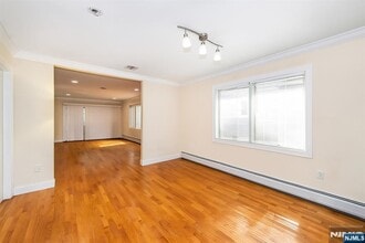 500 Lewis St in Fort Lee, NJ - Building Photo - Building Photo