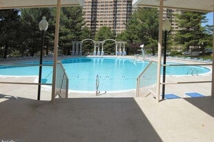 1111 University Blvd W, Unit 501 in Silver Spring, MD - Building Photo