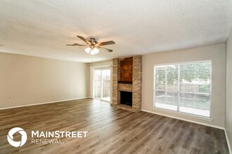 5919 Autumn Lake in San Antonio, TX - Building Photo - Building Photo