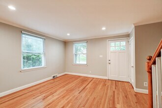 8451 Water Oak Rd in Parkville, MD - Building Photo - Building Photo