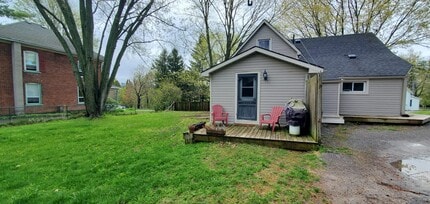 142 Bloomfield Main St in Prince Edward, ON - Building Photo - Building Photo