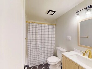 107 Hickory Rd in Milford, PA - Building Photo - Building Photo