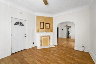 3012 E 80th Pl in Chicago, IL - Building Photo - Building Photo