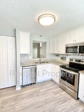 30 Lucinda Ct in Hampton, VA - Building Photo - Building Photo