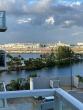 5099 NW 7th St in Miami, FL - Building Photo - Building Photo