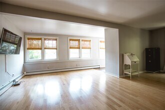 582 Lakes Rd in Monroe, NY - Building Photo - Building Photo