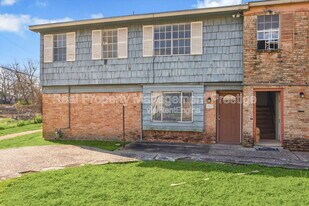 3115 Falk Ct in La Porte, TX - Building Photo