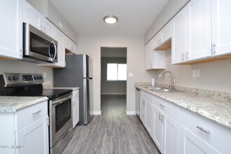 2202 W Devonshire Ave in Phoenix, AZ - Building Photo - Building Photo