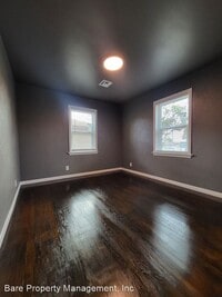 1133 E Lindsey St photo'