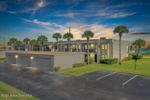 2050 Atlantic St in Melbourne Beach, FL - Building Photo