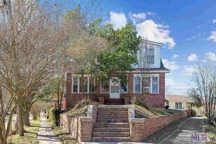 656 Beauregard St, Unit Large Downstairs in Baton Rouge, LA - Building Photo