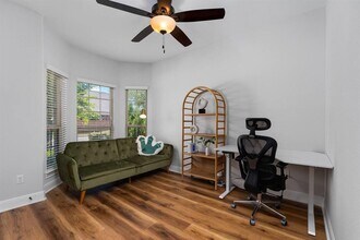 2301 Yaupon Range Dr in Leander, TX - Foto de edificio - Building Photo
