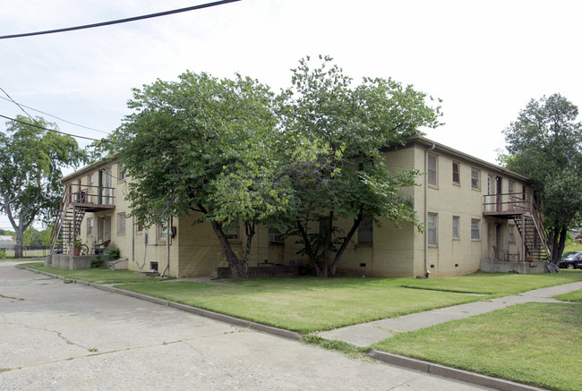 Quaker Place Apartments in Tulsa, OK - Building Photo - Building Photo