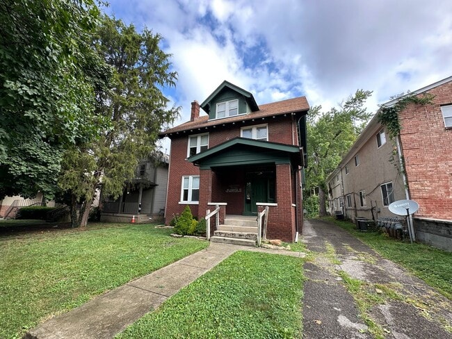 property at 184 E 12th Ave