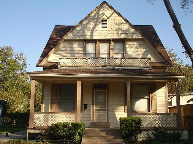 property at 315 W 21st St