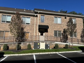 4 Lane Ave Apartments