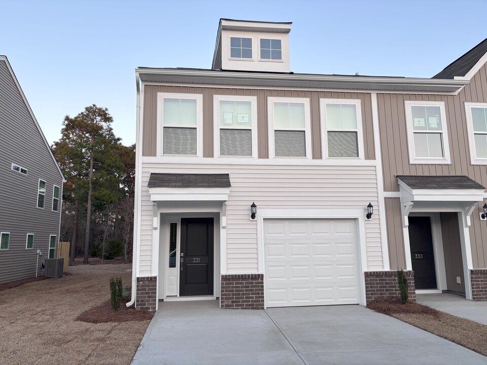 331 Canary Grass Ct in Lexington, SC - Building Photo