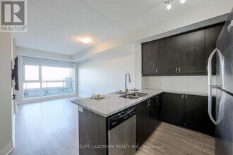 8130-8130 Birchmount Rd in Markham, ON - Building Photo - Building Photo