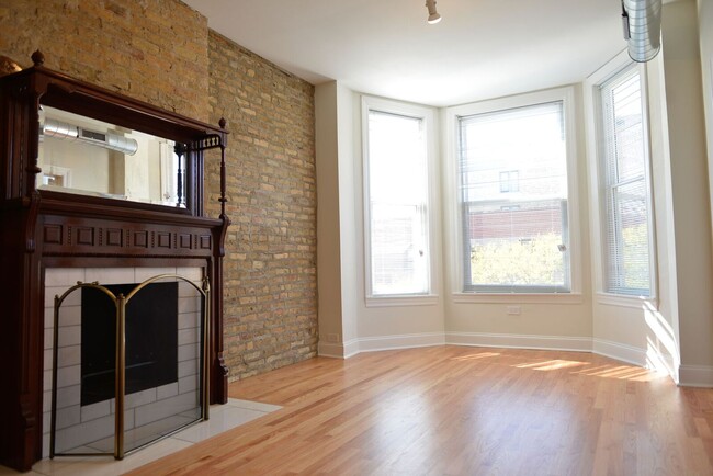 1343 N Wells St, Unit 2 in Chicago, IL - Building Photo - Building Photo