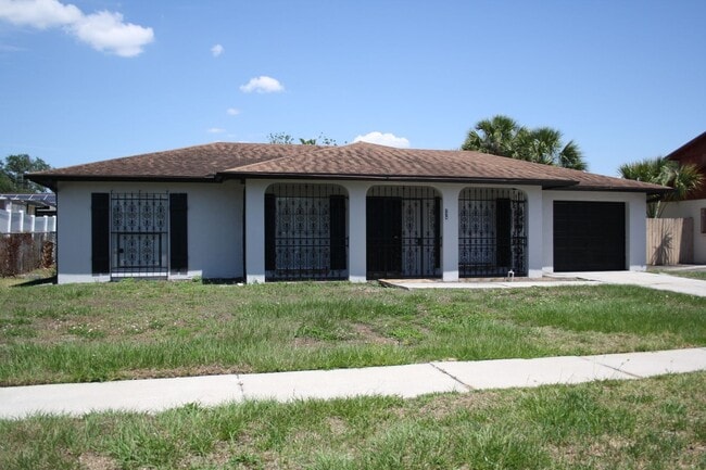 7319 W Pocahontas Ave in Tampa, FL - Building Photo - Building Photo
