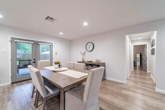 5810 Effingham Dr in Houston, TX - Building Photo - Building Photo