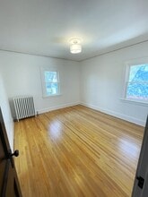 3954 14th Ave S, Unit 2 second floor in Minneapolis, MN - Foto de edificio - Building Photo