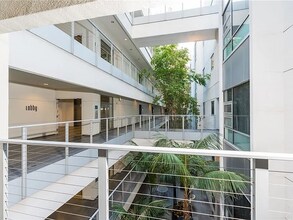 630 W 6th St, Unit APT 416 in Los Angeles, CA - Foto de edificio - Building Photo