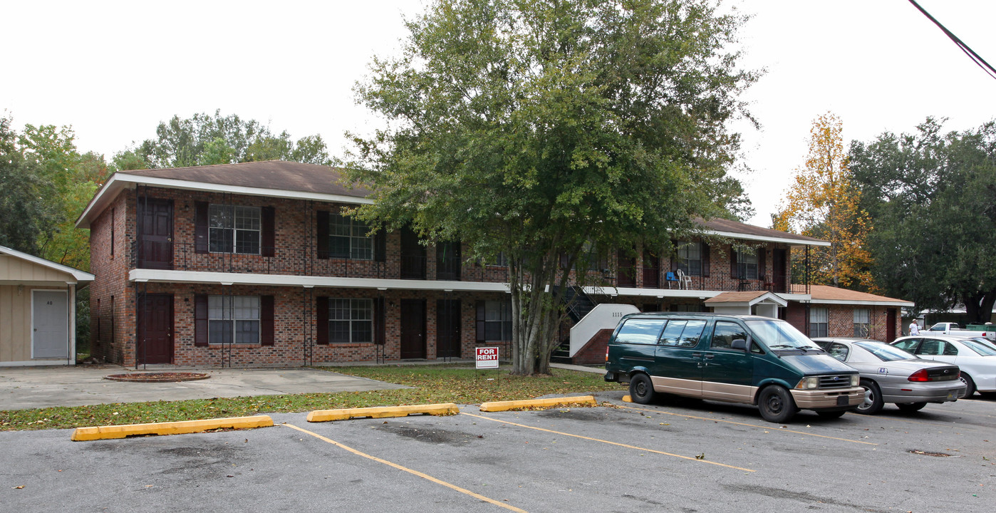 1115 Agnes St in Pascagoula, MS - Building Photo