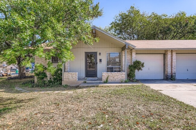 1740 Rutland Dr in Austin, TX - Building Photo - Building Photo