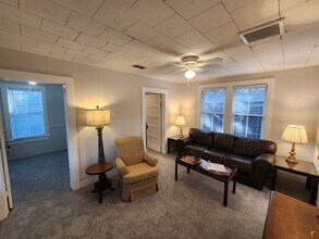 110 Downing St in New Smyrna Beach, FL - Building Photo - Building Photo