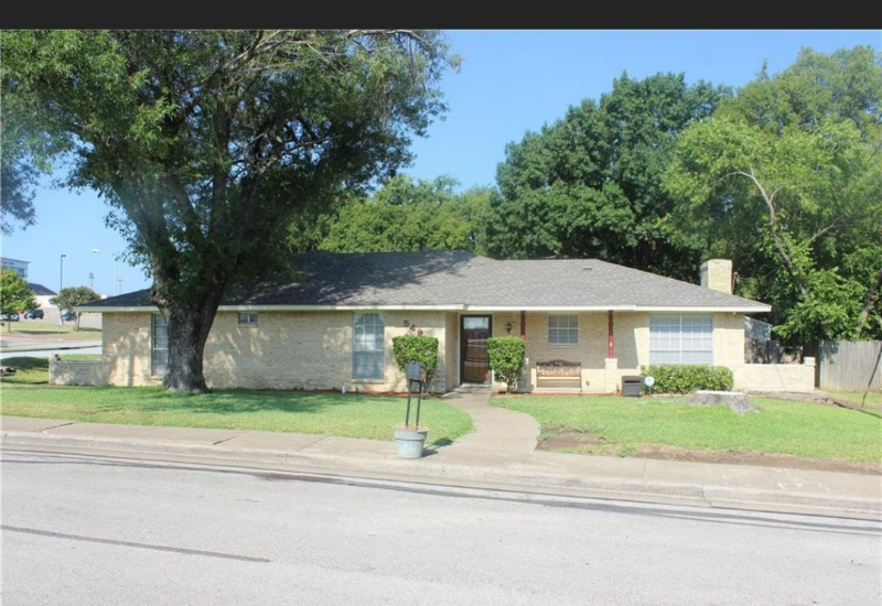 549 Sharp Dr in Desoto, TX - Building Photo