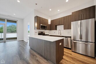 1957 N Fairfield Ave in Chicago, IL - Building Photo - Building Photo