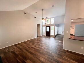 40 Country Forest Ct in Spring, TX - Building Photo - Building Photo