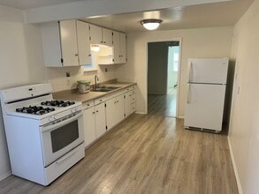 1068 Pittsfield Ln, Unit A in Ventura, CA - Foto de edificio - Building Photo