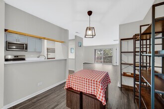 124 Glengarry Dr in Bloomingdale, IL - Building Photo - Building Photo